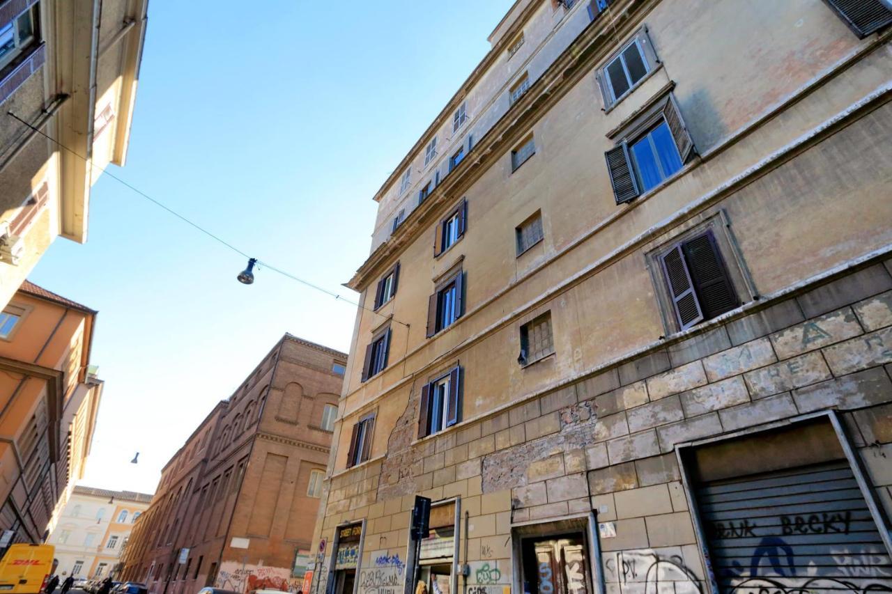 Large Flat 30min Colosseo Apartment Rom