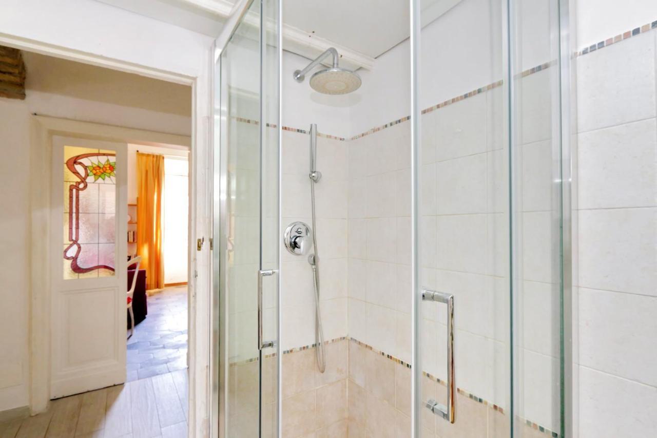 Large Flat 30min Colosseo Apartment Rom